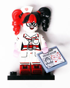 LEGO Batman Movie Minifigures Series 1 - "Nurse Harley Quinn" W/ Accessories & Figure Roster